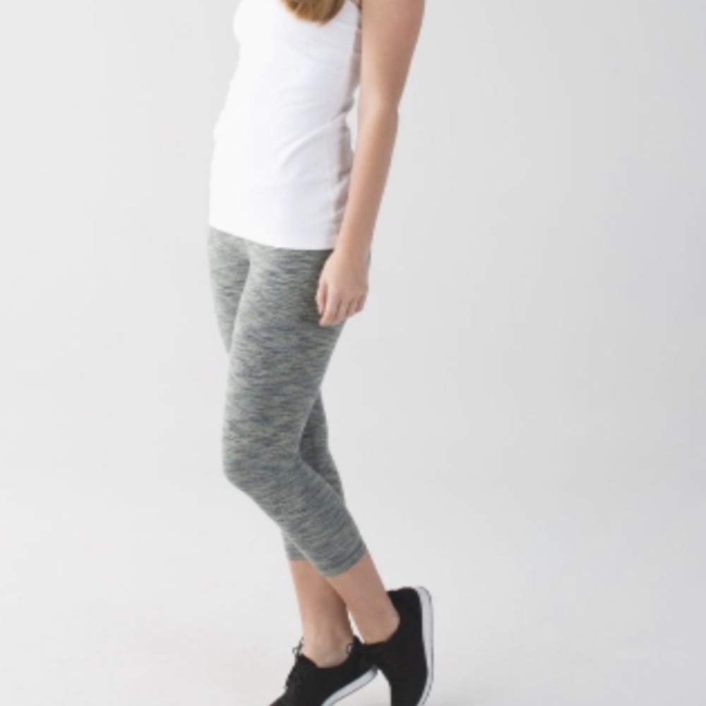 Lululemon Athletica Cropped Legging
